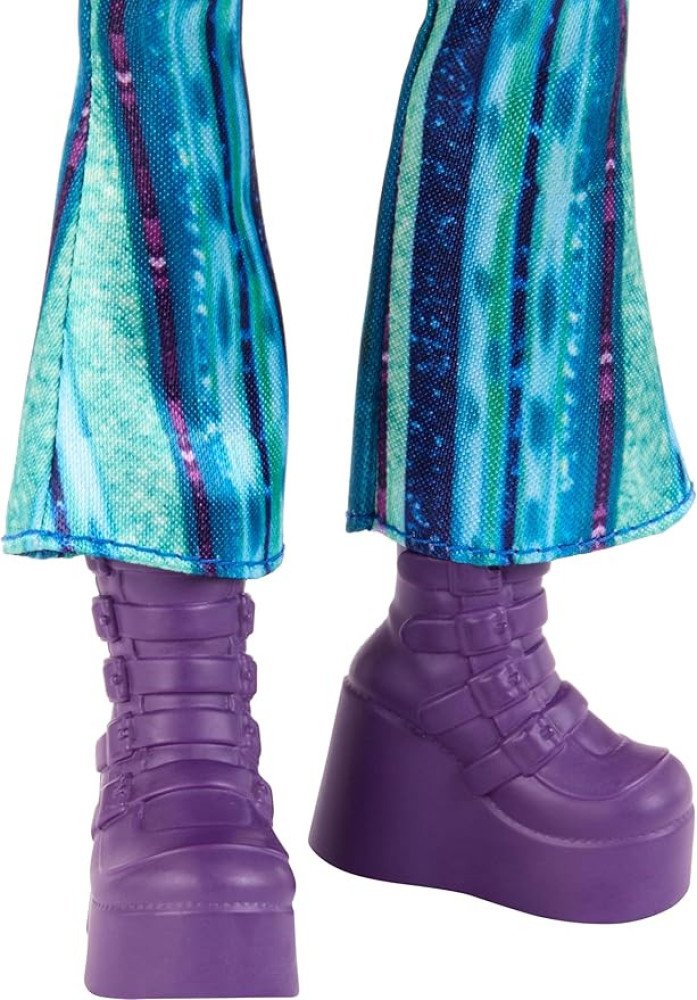 Mattel Disney Descendants 4: The Rise of Red Fashion Doll & Accessory - Uliana, Younger Sister of Ursula with Movie-Inspired Clothes & Necklace