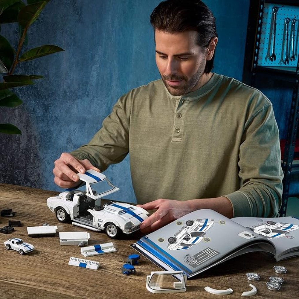 Mattel Brick Shop Hot Wheels Elite Series Building Set, Corvette Grand Sport with 918 Pieces, Realistic Details and Custom Decals, Adult Collectors and Kids Ages 10+