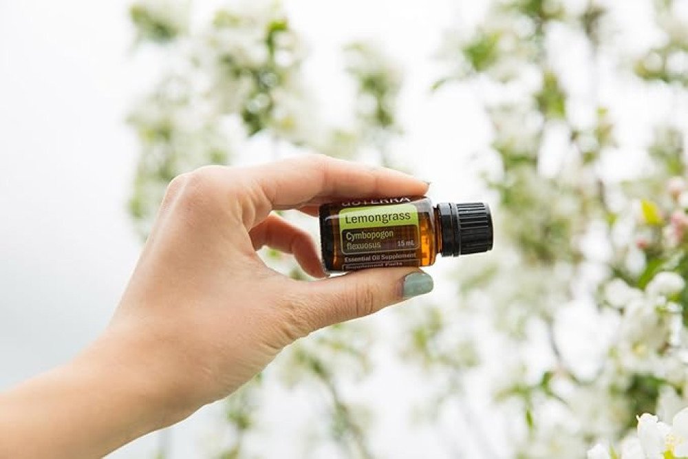 doTERRA Lemongrass Essential Oil - Supports Healthy Digestion, Used for Soothing Massage and Refreshing Feeling; For Diffusion, Internal, or Topical Use - 15 ml